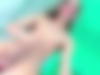 Live cam show with miabigcock - No Smoking on madthumbs