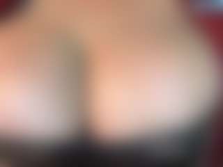 ThickFreakyLatina's Live Sex Cam Show