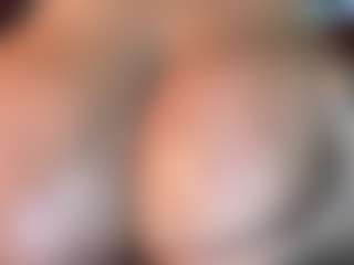 Live cam show with ThickFreakyLatina - Ass Bouncing on Camiplay Live