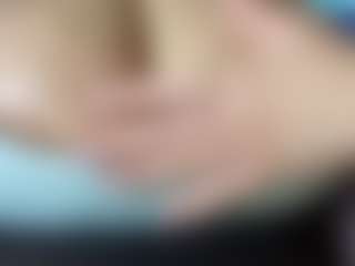 thickfreakylatina's Live Sex Cam Show