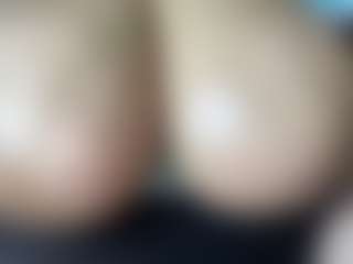 thickfreakylatina's Live Sex Cam Show