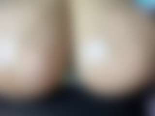 thickfreakylatina's Live Sex Cam Show