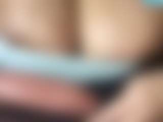 thickfreakylatina's Live Sex Cam Show