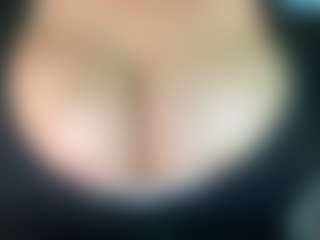 thickfreakylatina's Live Sex Cam Show