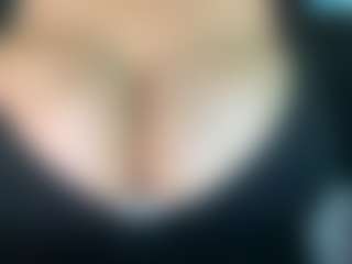 thickfreakylatina's Live Sex Cam Show