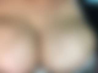 thickfreakylatina's Live Sex Cam Show