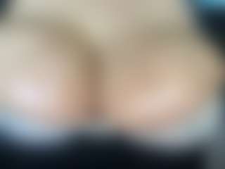 thickfreakylatina's Live Sex Cam Show
