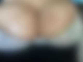 thickfreakylatina's Live Sex Cam Show