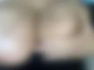 thickfreakylatina's Live Sex Cam Show