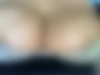 thickfreakylatina's Live Sex Cam Show