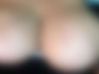 thickfreakylatina's Live Sex Cam Show
