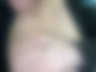 thickfreakylatina's Live Sex Cam Show