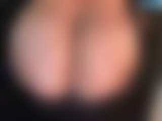 thickfreakylatina's Live Sex Cam Show