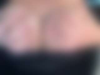 thickfreakylatina's Live Sex Cam Show