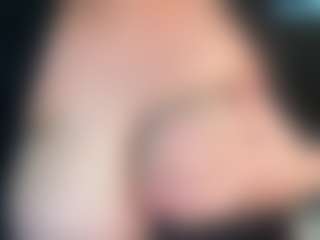 thickfreakylatina's Live Sex Cam Show