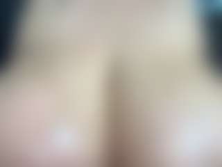 thickfreakylatina's Live Sex Cam Show