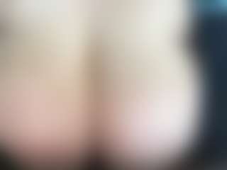 thickfreakylatina's Live Sex Cam Show