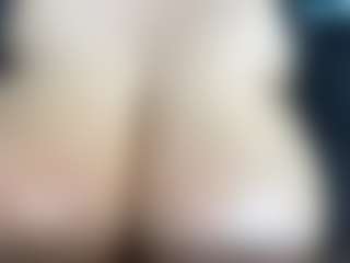 thickfreakylatina's Live Sex Cam Show