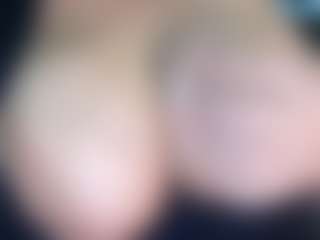 thickfreakylatina's Live Sex Cam Show