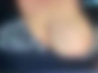 thickfreakylatina's Live Sex Cam Show