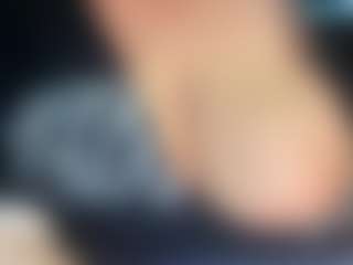 thickfreakylatina's Live Sex Cam Show