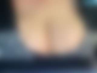 thickfreakylatina's Live Sex Cam Show