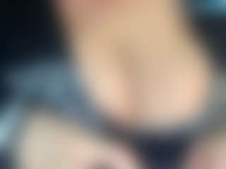 thickfreakylatina's Live Sex Cam Show