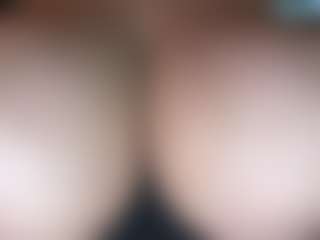 thickfreakylatina's Live Sex Cam Show