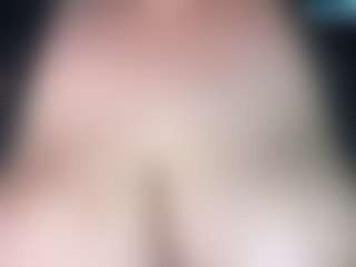 thickfreakylatina's Live Sex Cam Show