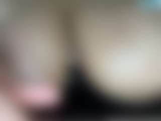 thickfreakylatina's Live Sex Cam Show