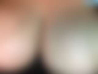 thickfreakylatina's Live Sex Cam Show
