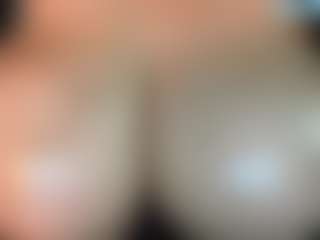 thickfreakylatina's Live Sex Cam Show
