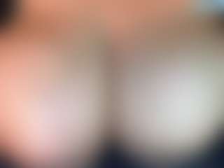 thickfreakylatina's Live Sex Cam Show