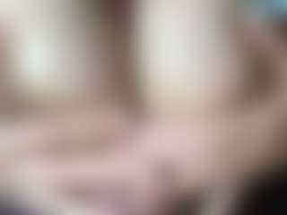 thickfreakylatina's Live Sex Cam Show