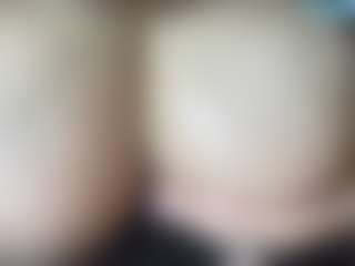 thickfreakylatina's Live Sex Cam Show