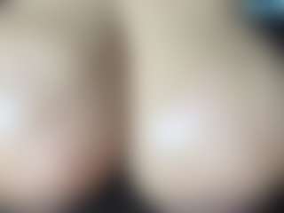 thickfreakylatina's Live Sex Cam Show