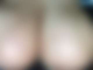 thickfreakylatina's Live Sex Cam Show