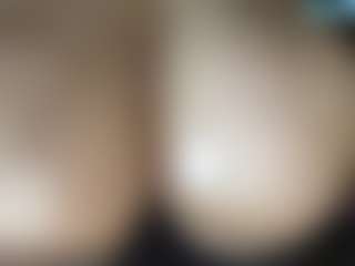 thickfreakylatina's Live Sex Cam Show