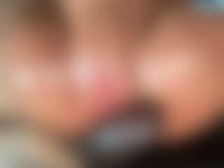 thickfreakylatina's Live Sex Cam Show