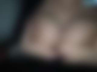 thickfreakylatina's Live Sex Cam Show