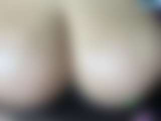 thickfreakylatina's Live Sex Cam Show
