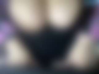 thickfreakylatina's Live Sex Cam Show