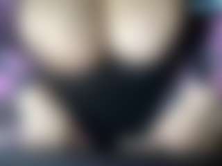 thickfreakylatina's Live Sex Cam Show