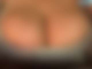 thickfreakylatina's Live Sex Cam Show