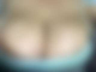 thickfreakylatina's Live Sex Cam Show