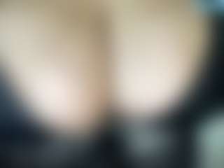 thickfreakylatina's Live Sex Cam Show
