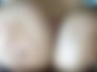thickfreakylatina's Live Sex Cam Show