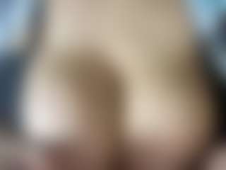 thickfreakylatina's Live Sex Cam Show