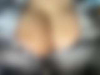 thickfreakylatina's Live Sex Cam Show