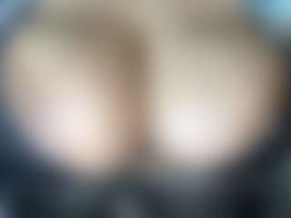 thickfreakylatina's Live Sex Cam Show